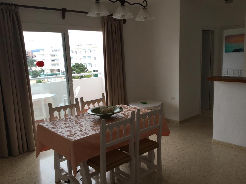 Apartamentos Alba San Antonio  Exterior foto
