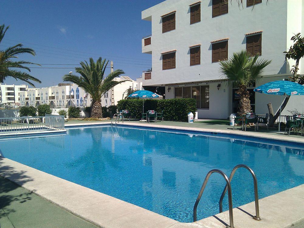 Apartamentos Alba San Antonio  Exterior foto